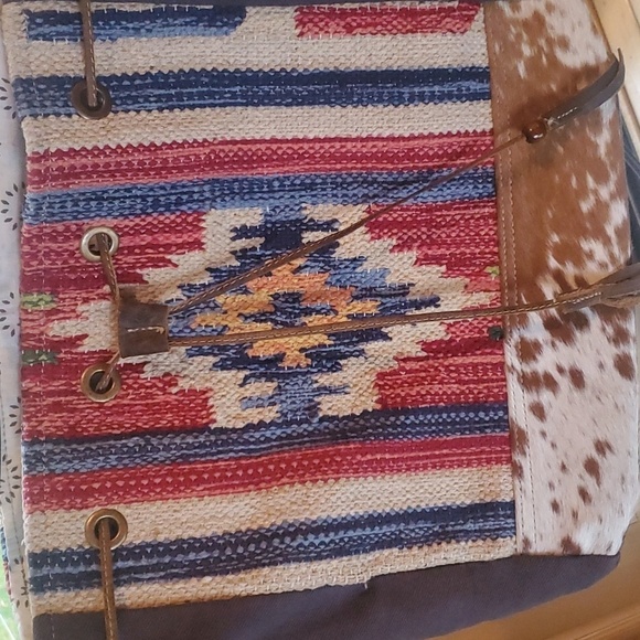 Myra Bag Southwest Leather CottonCarve Bucket Pockets Shoulder Bag NWOT - Picture 3 of 13